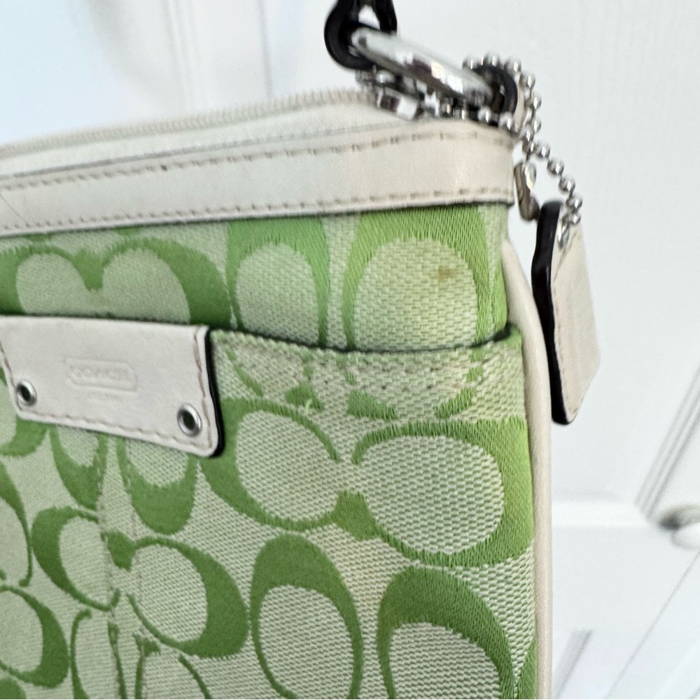 Vintage 90’s Coach Lime Green Signature Monogram Pattern Canvas Crossbody Bag - Picture 4 of 15